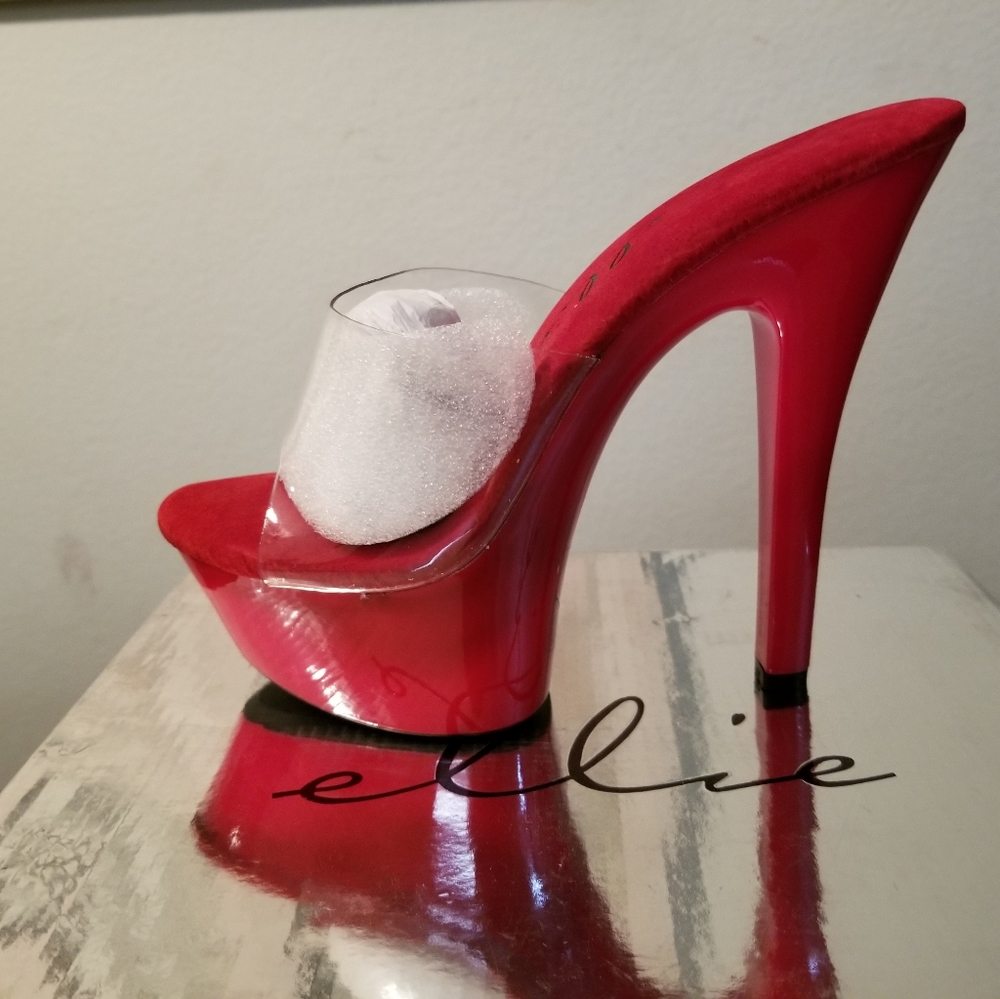 Ellie Red heels sz 8